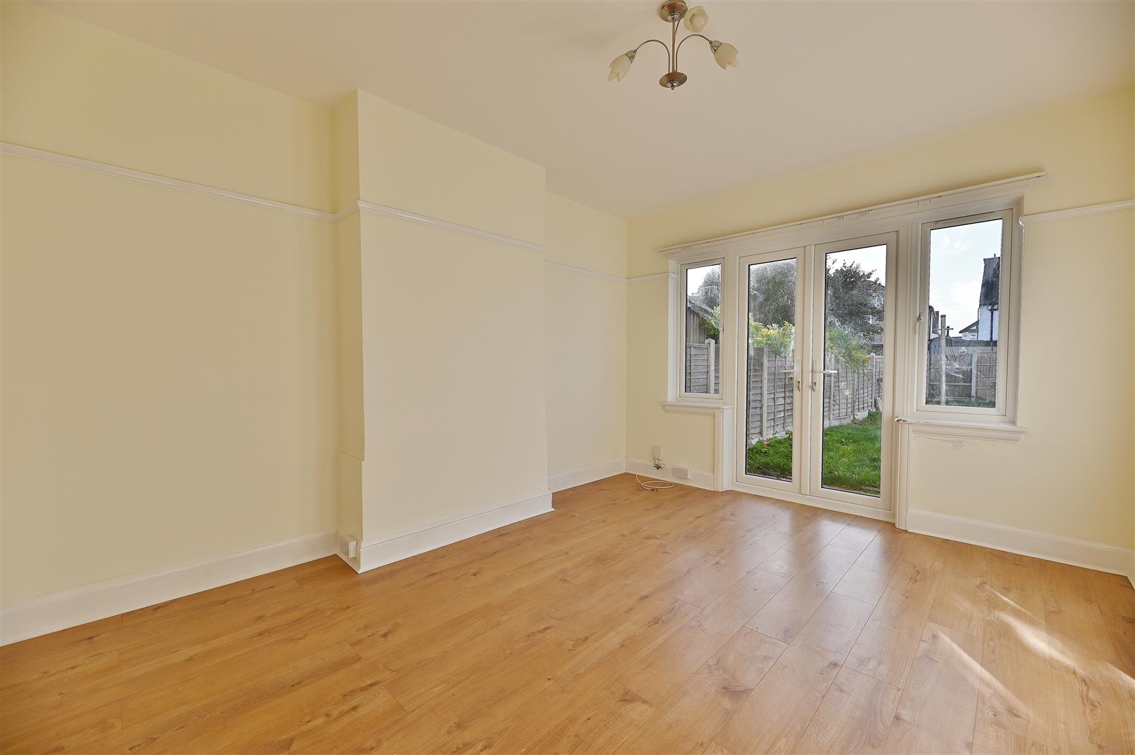 Room Rosedene Gardens in Greater London
