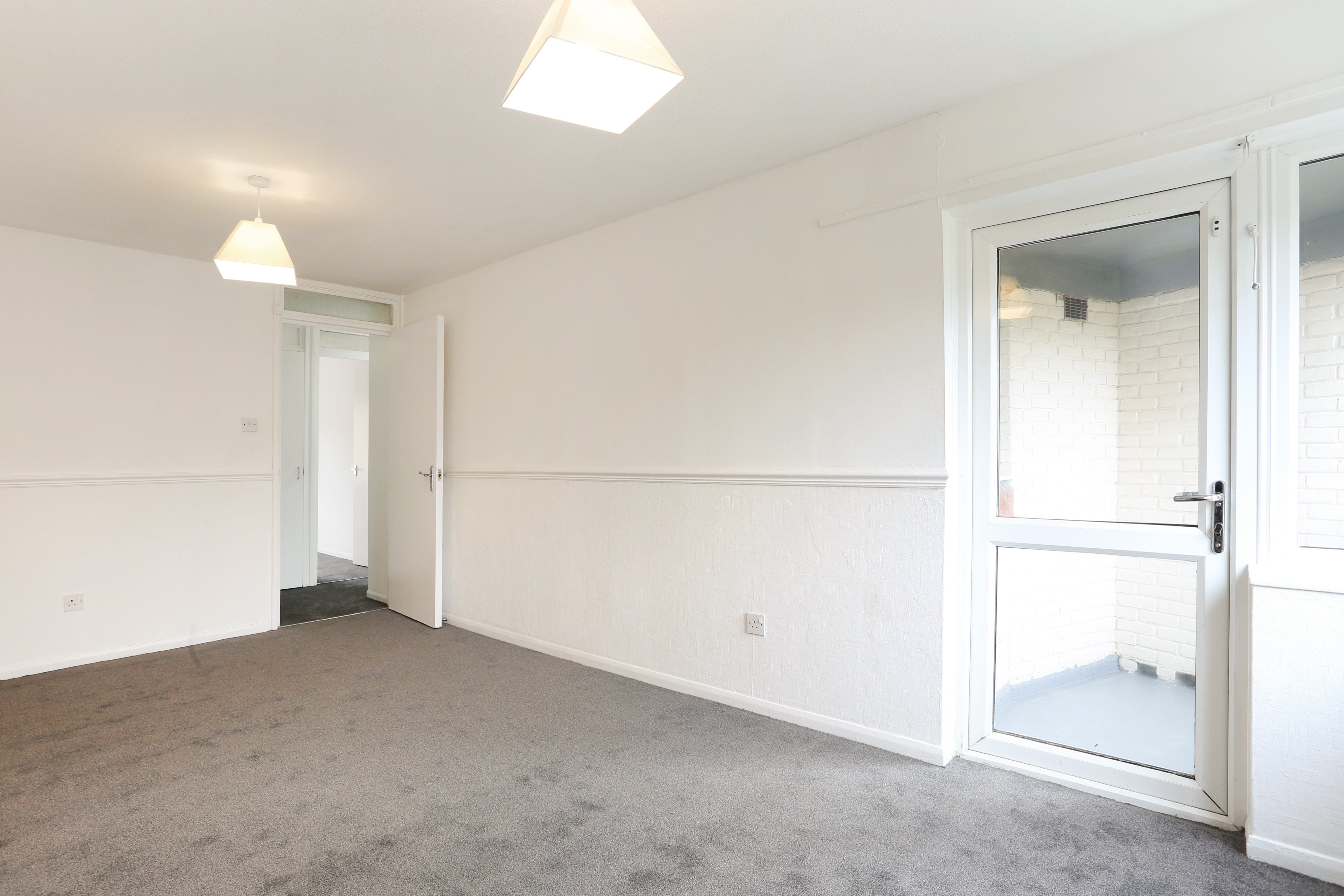Flat Fambridge Close in Greater London