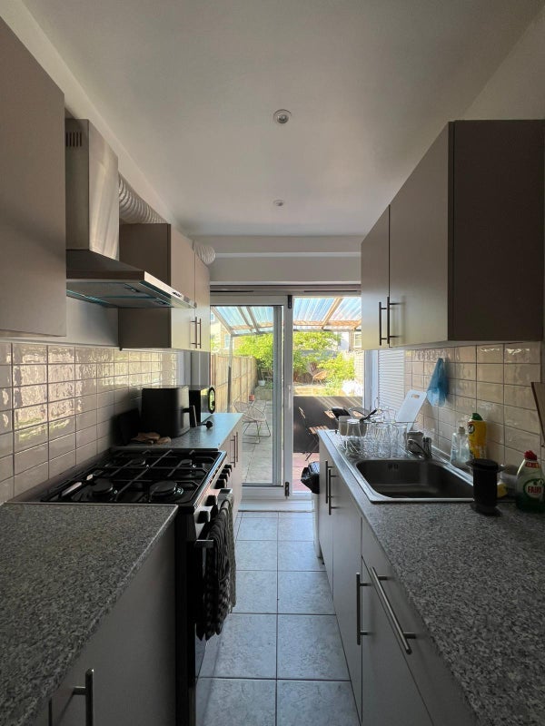 Room Ruckholt Road in Greater London