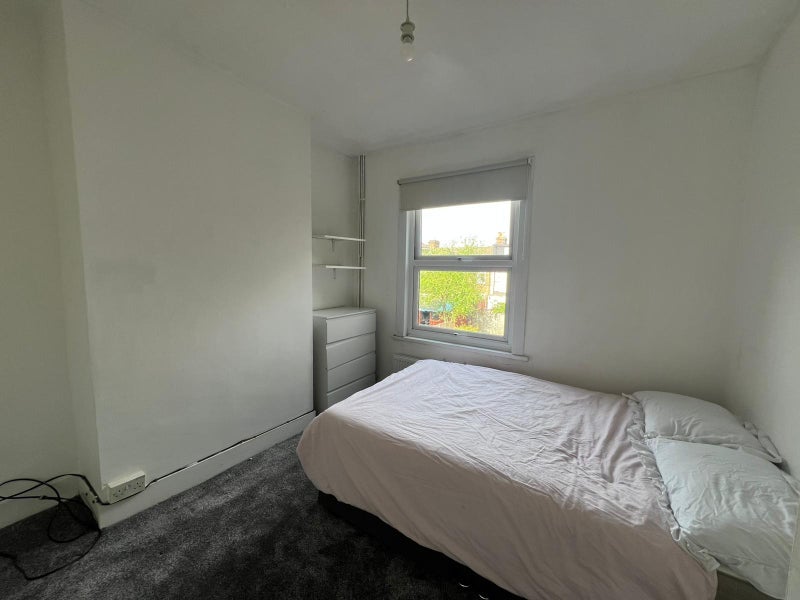 Room Ruckholt Road in Greater London