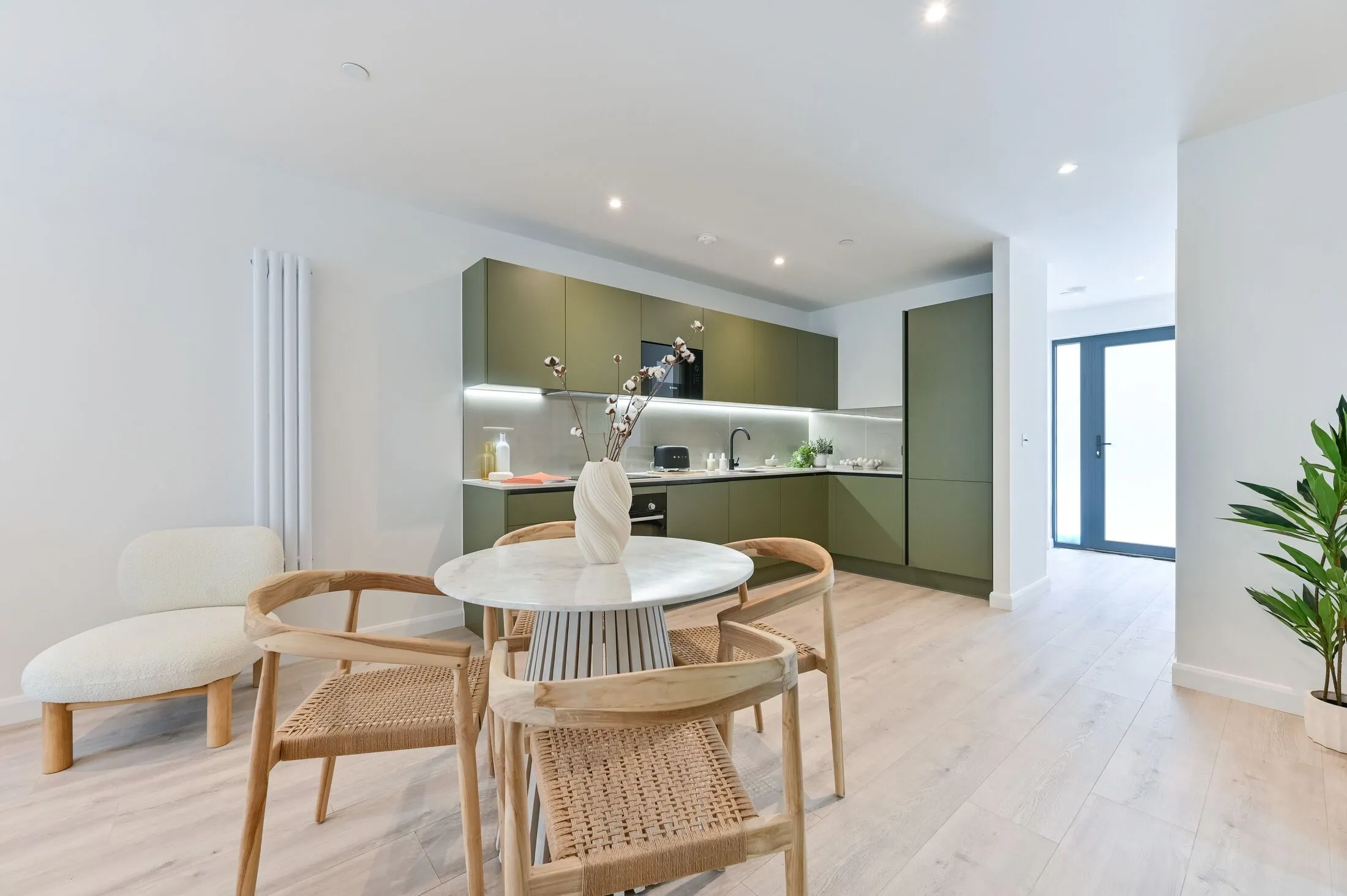 Flat Ravensbury Terrace in Greater London