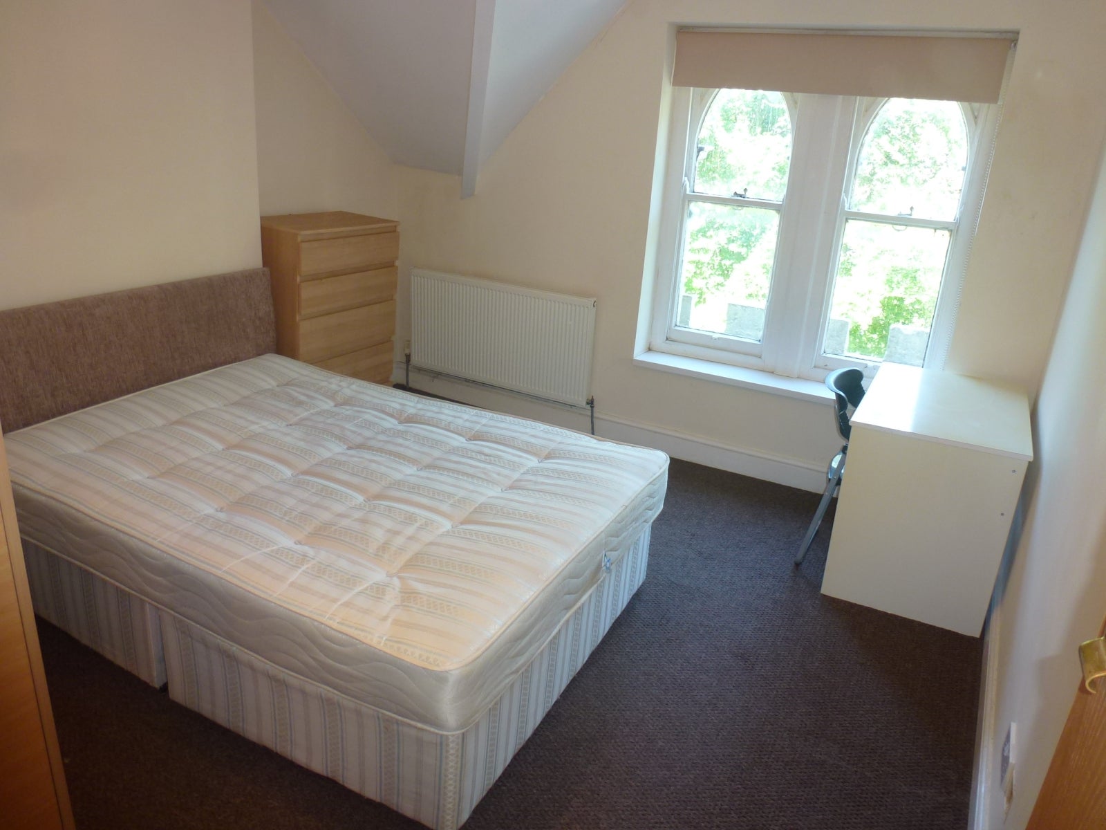 Flat Ninian Road in Cardiff
