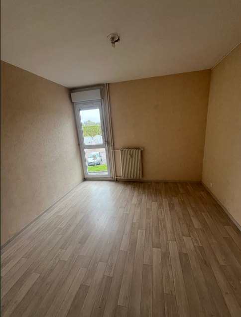 Flat Rue du Président René Coty in Montceau-les-Mines