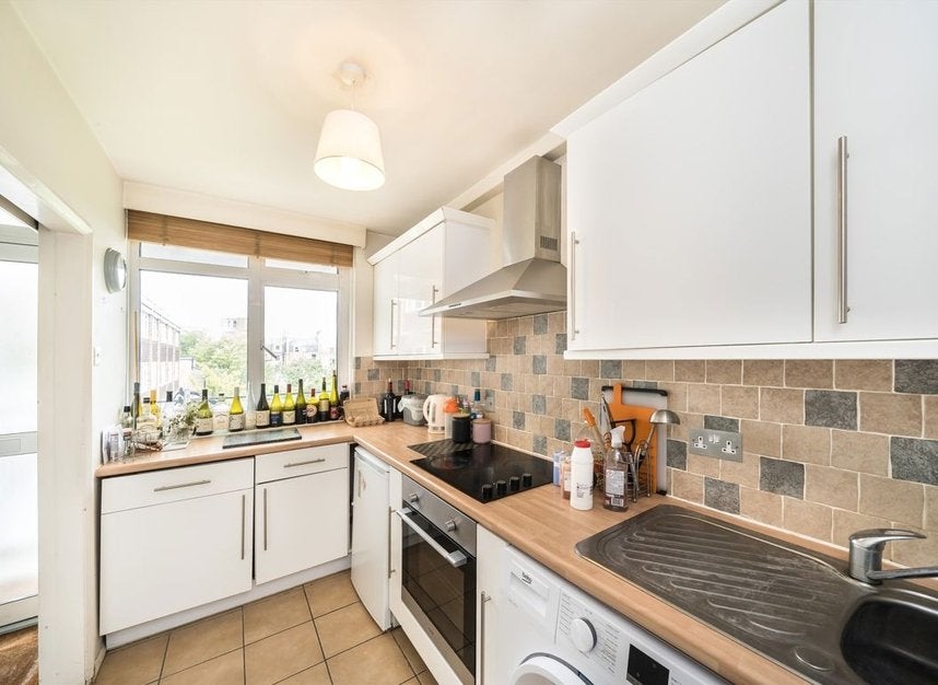 Flat Putney Hill in Greater London