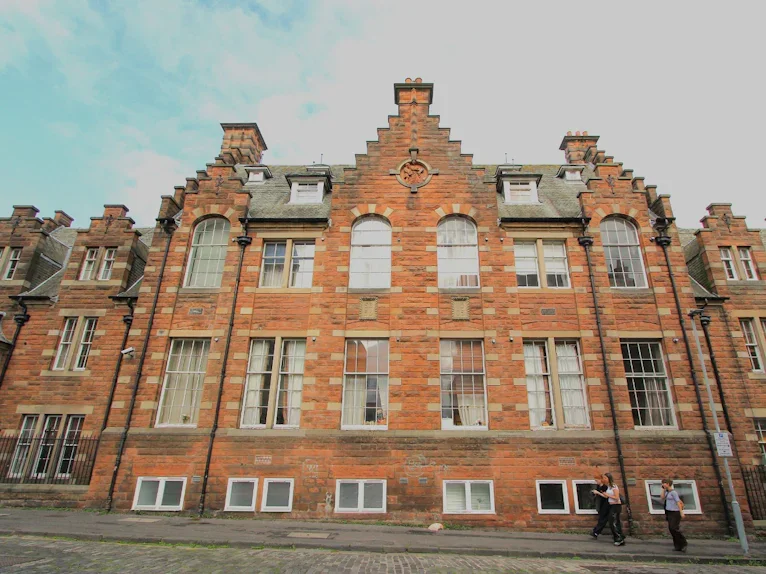 Flat Drummond Street in City of Edinburgh
