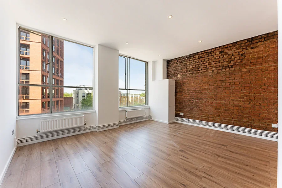 Flat Arbutus Street in Greater London