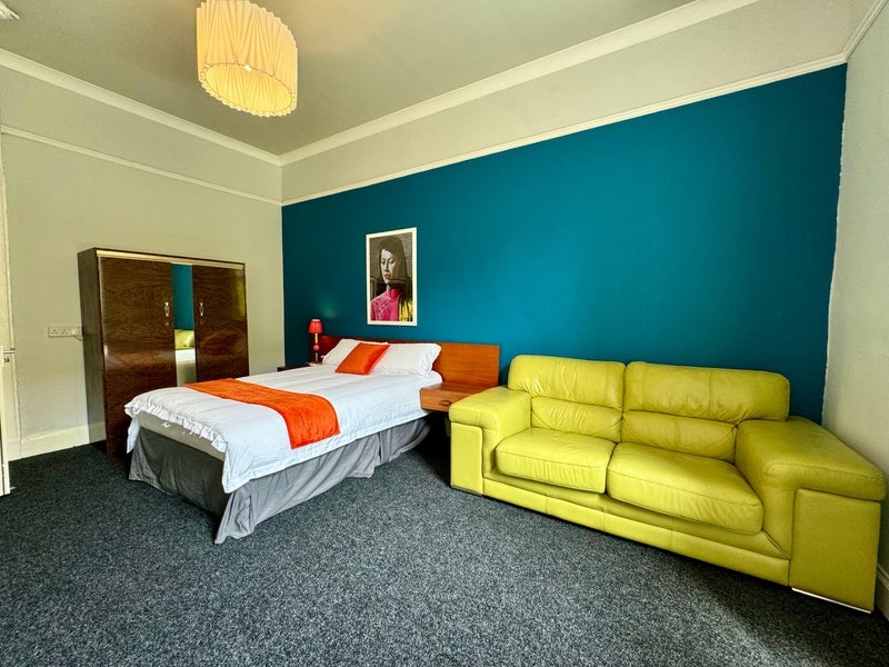Room Alfred Terrace in Glasgow