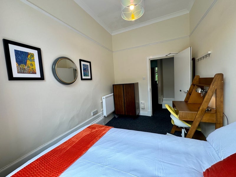 Room Alfred Terrace in Glasgow