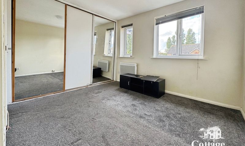 Flat Cherry Blossom Close in Greater London