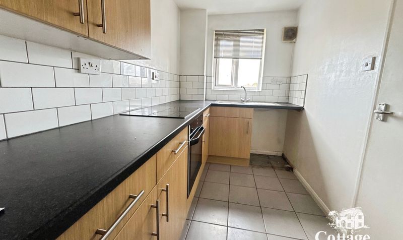 Flat Cherry Blossom Close in Greater London