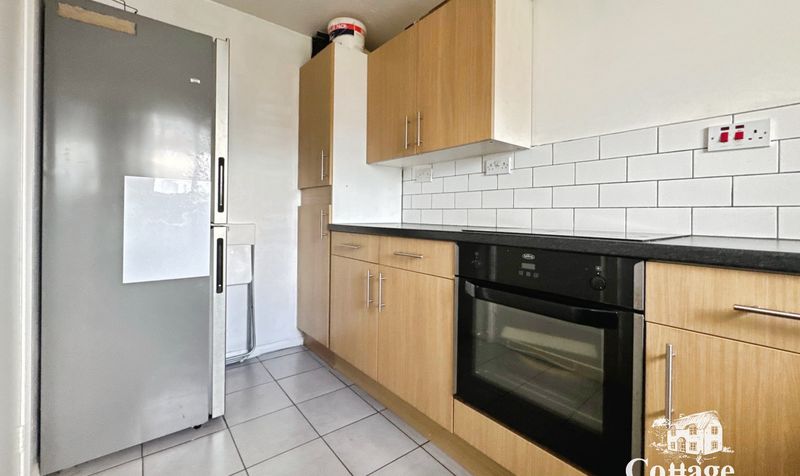 Flat Cherry Blossom Close in Greater London
