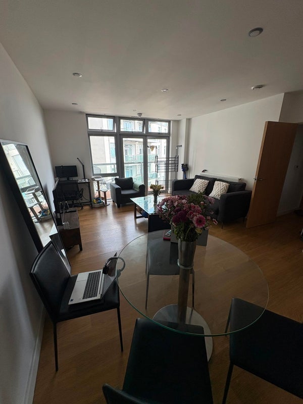 Room Salton Square in Greater London