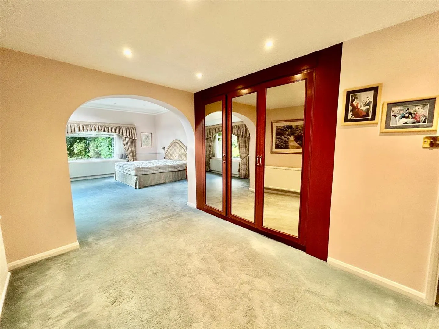 House Elstree Road in Hertsmere