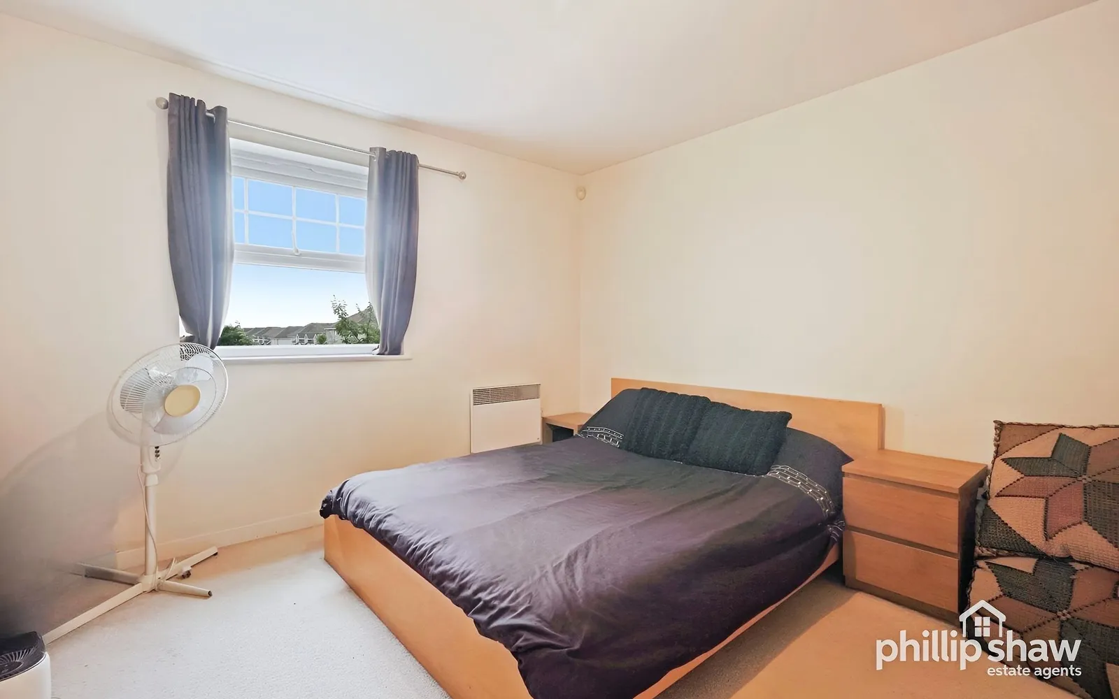 Flat Scott Road in Greater London