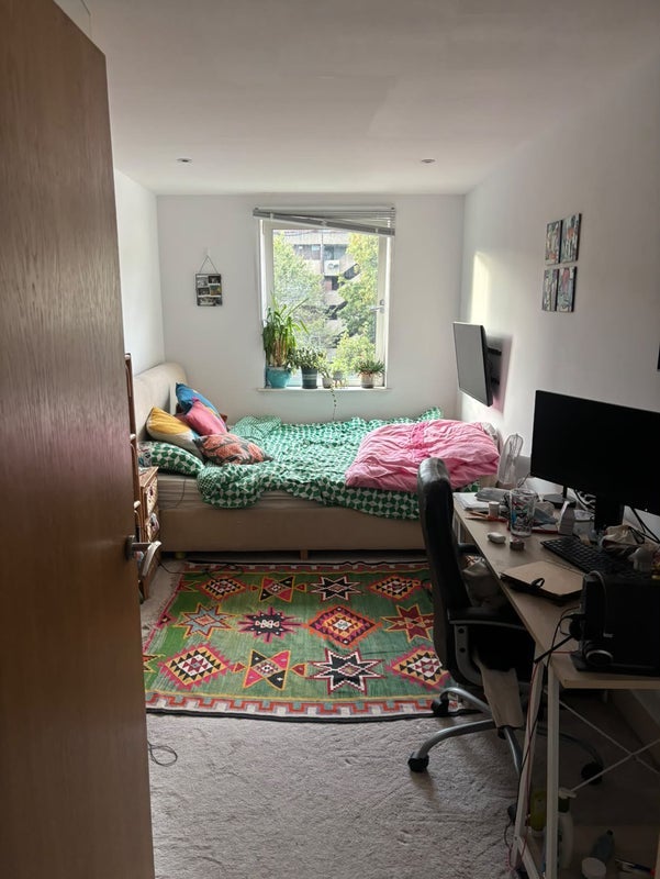 Room Printers Road in Greater London