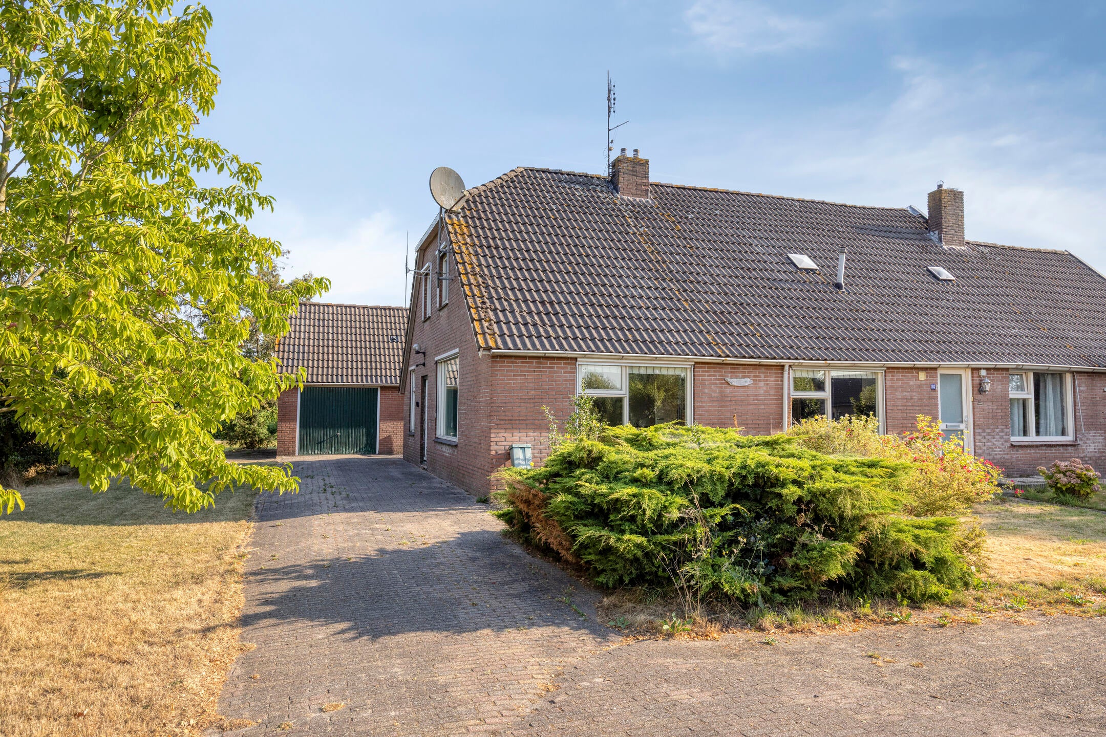 Huis Meester Pieterswijk 103 in Elim