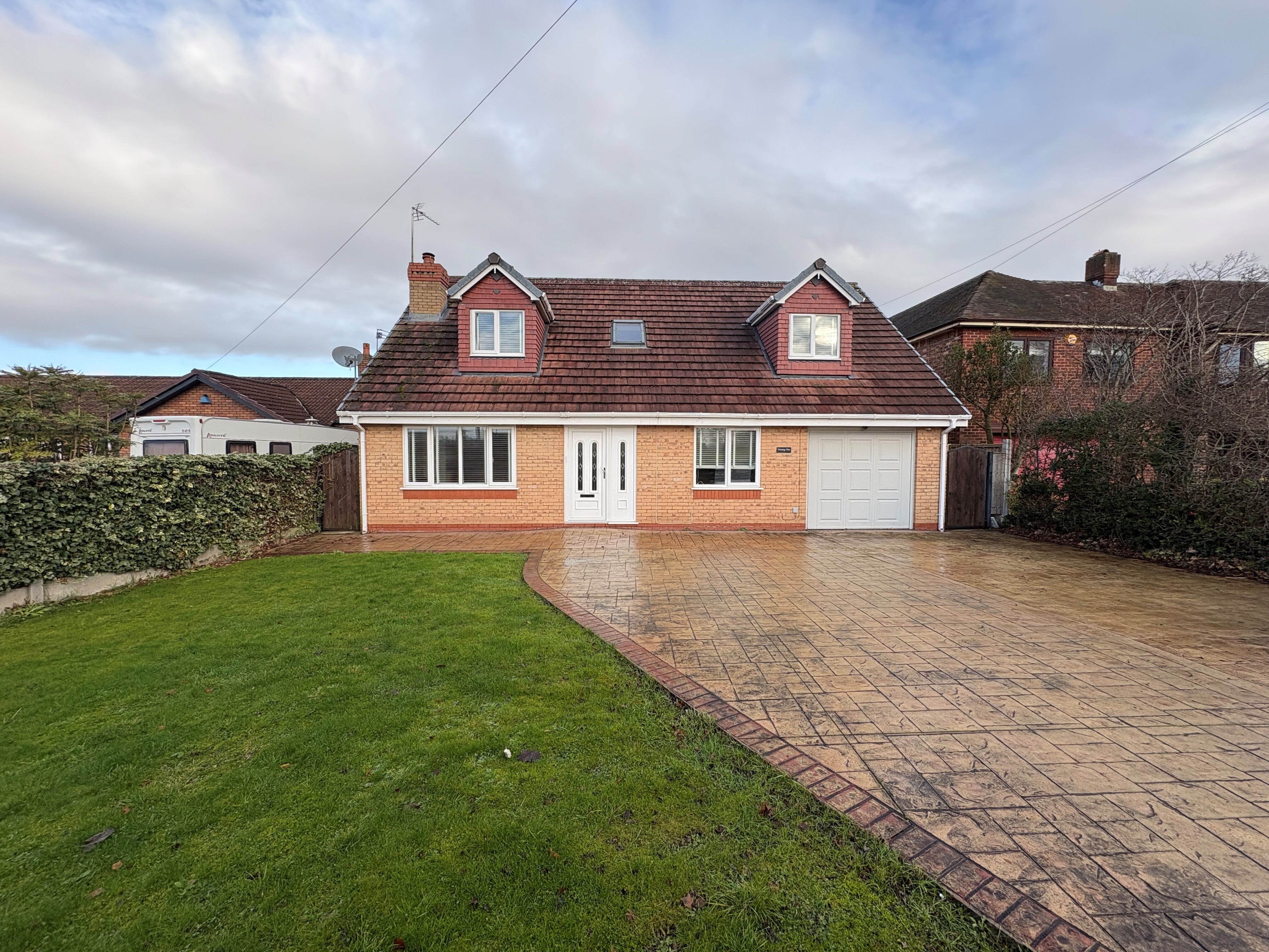 House Hough Green Road in Widnes