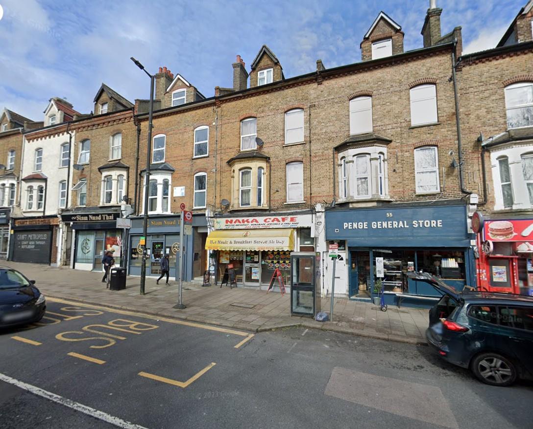 Flat High Street in Greater London