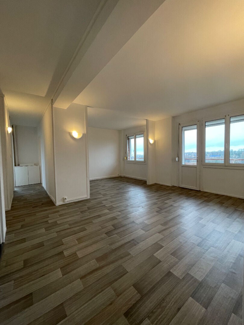 Flat Rue du Faubourg Saint-Quentin in Maubeuge
