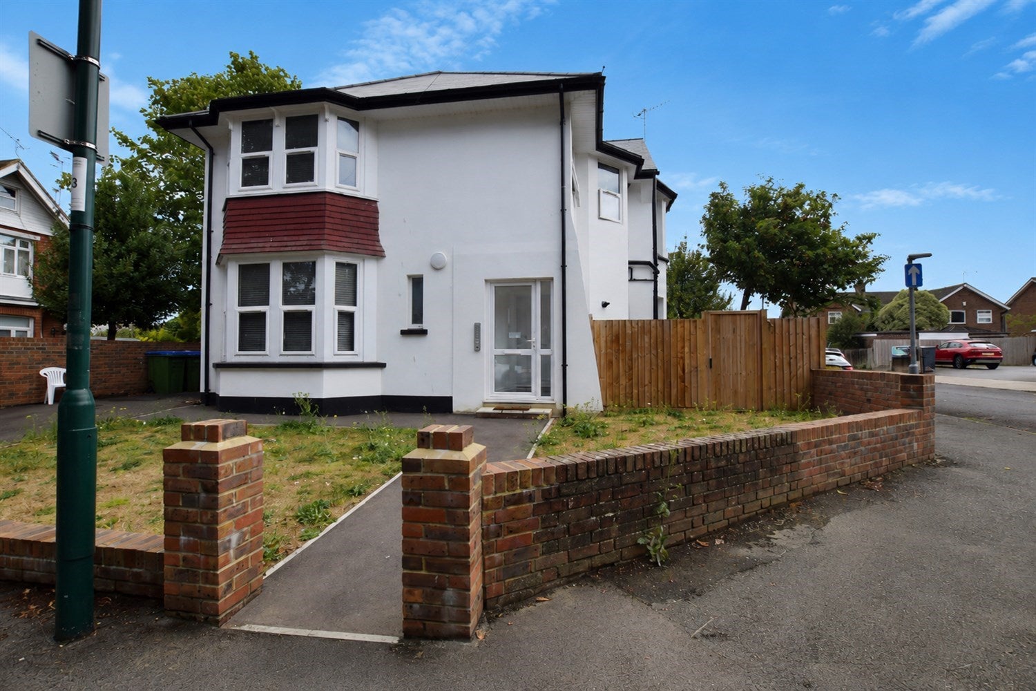 Room Longford Road in Arun
