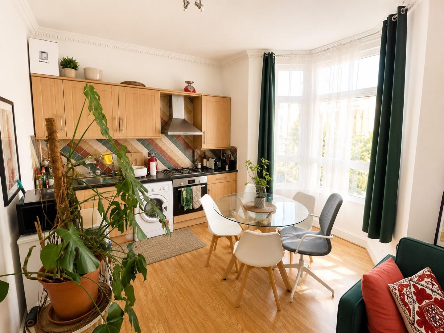 Flat Powerscroft Road in Greater London