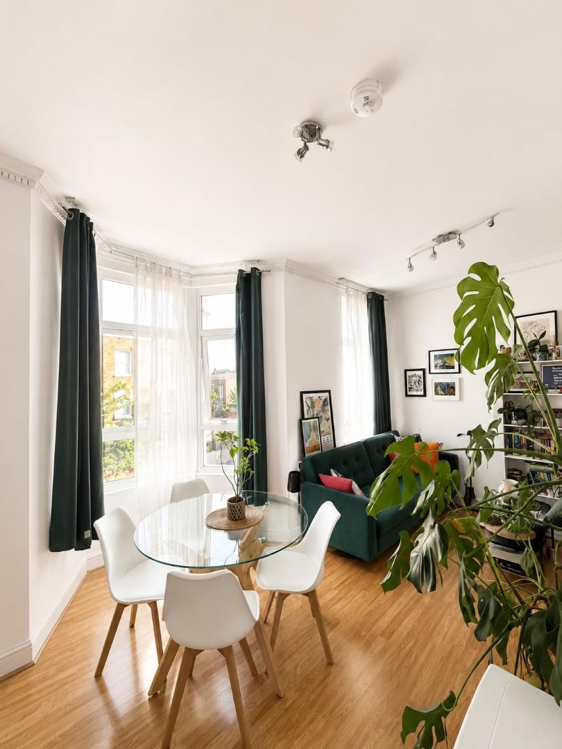 Flat Powerscroft Road in Greater London