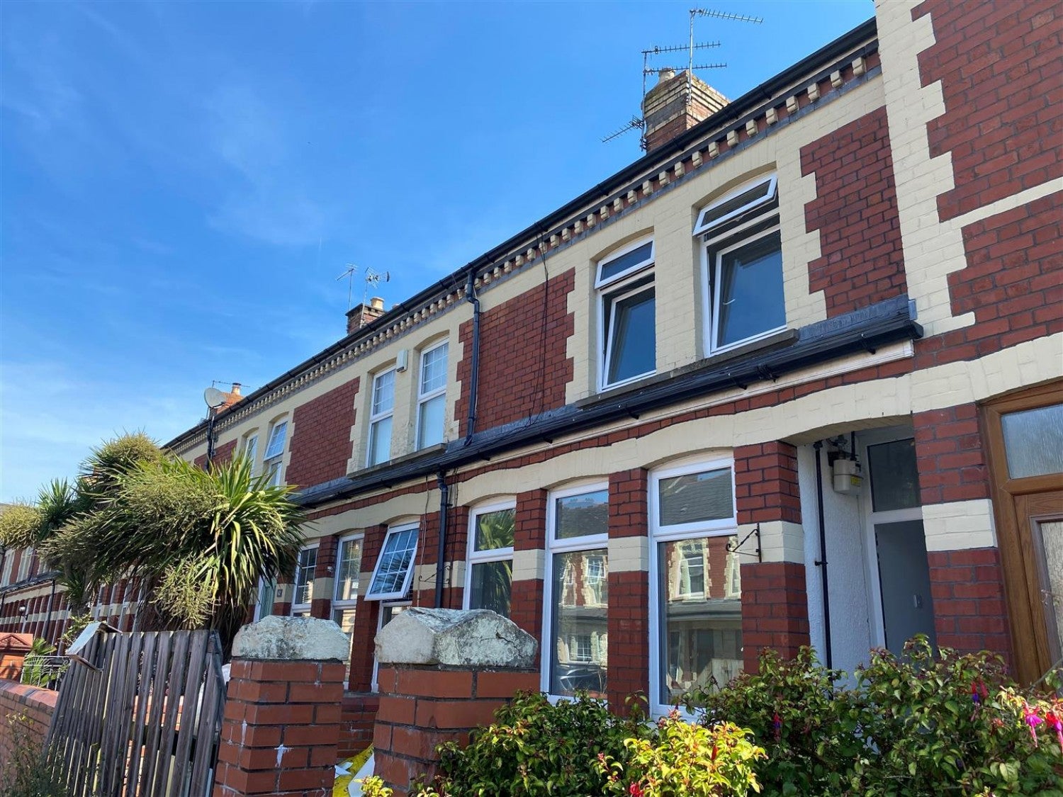 House Kingsland Crescent in Barry