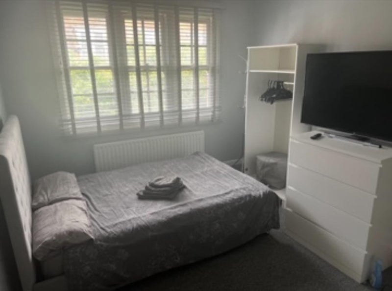 Room Erconwald Street in Greater London