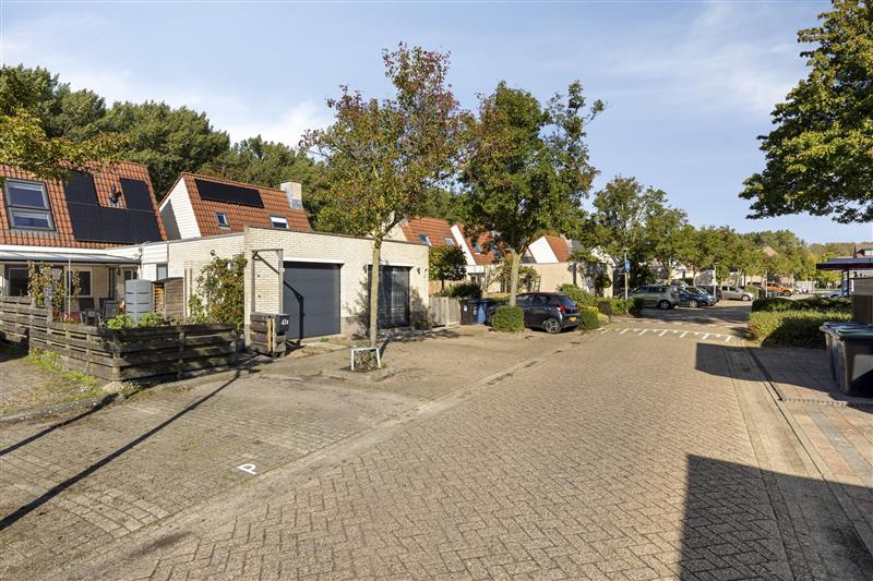 Tussenwoning te koop: Stellingmolenstraat 43B, Almere