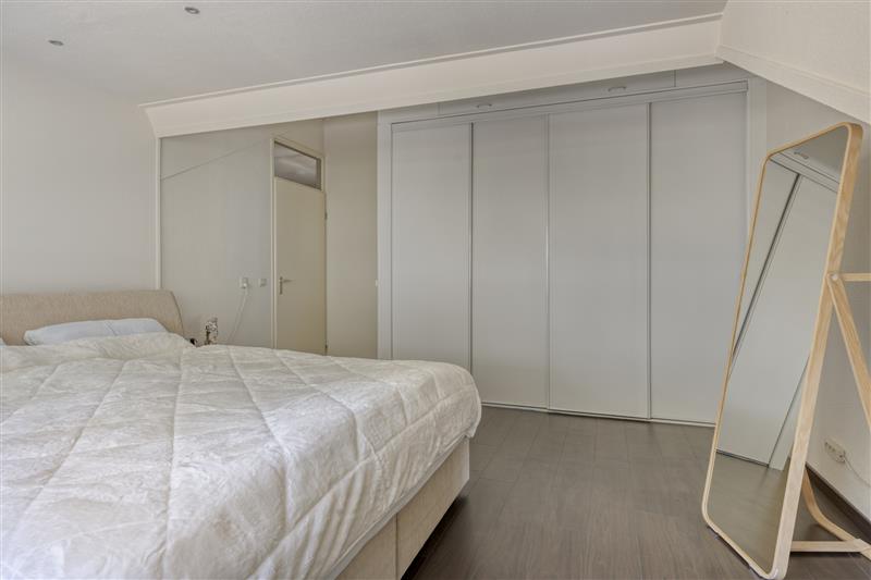 Tussenwoning te koop: Stellingmolenstraat 43B, Almere
