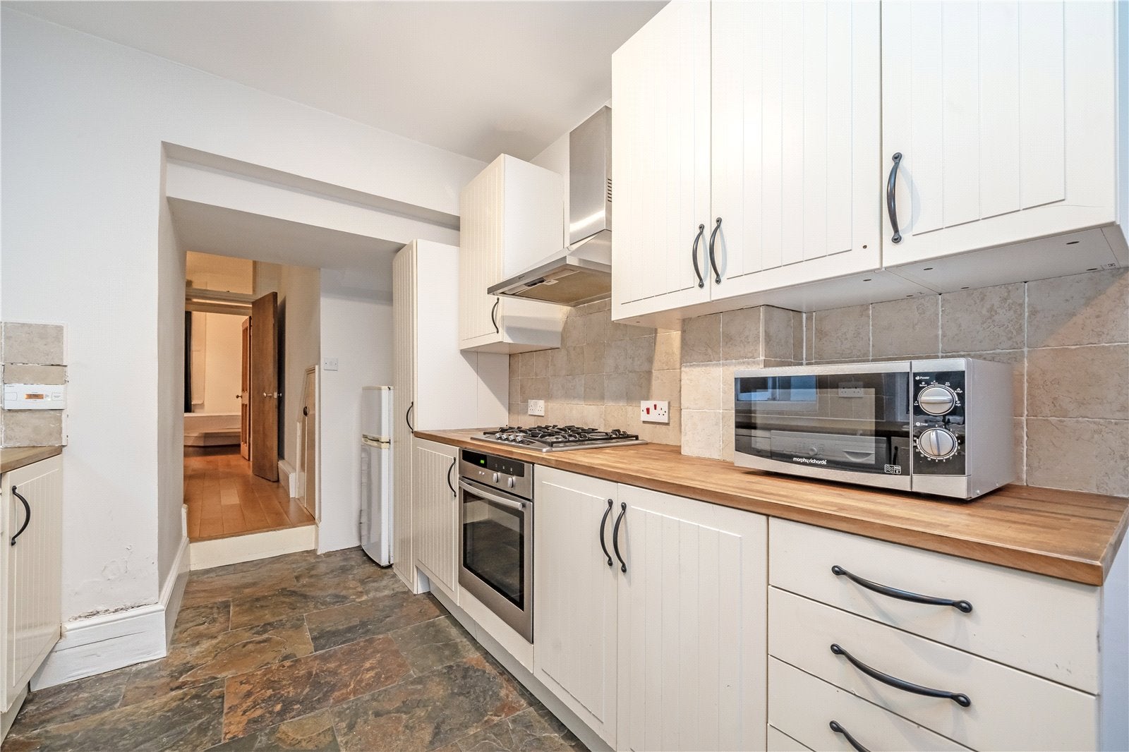Flat Blagrove Road in Greater London