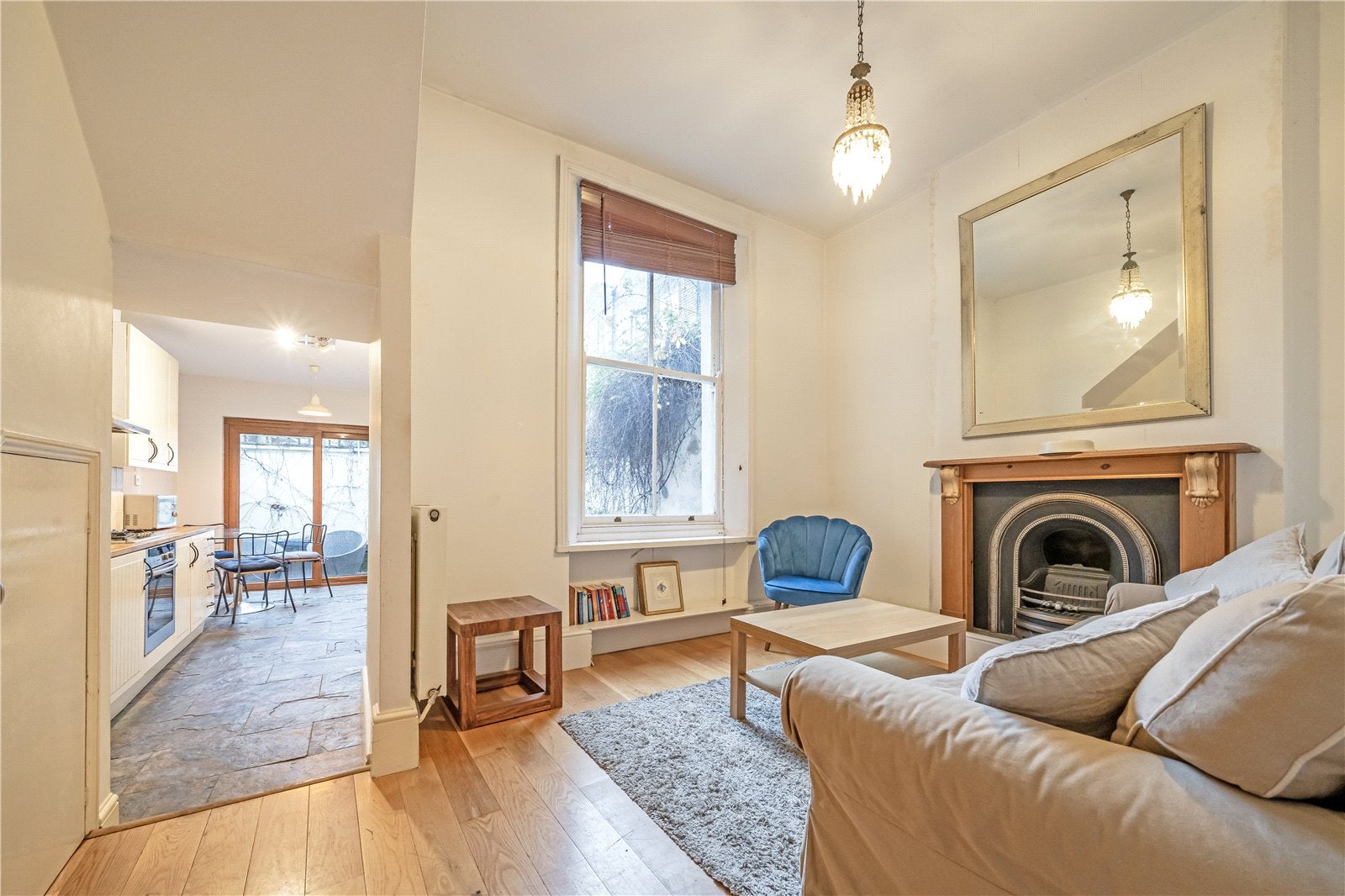 Flat Blagrove Road in Greater London