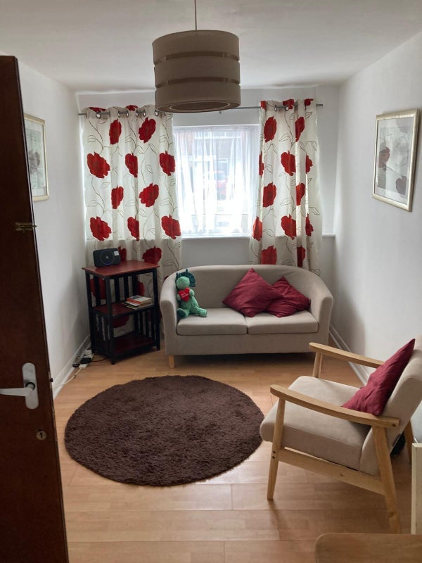 Room Sunrise Avenue in Chelmsford