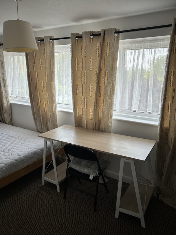 Room Sunrise Avenue in Chelmsford