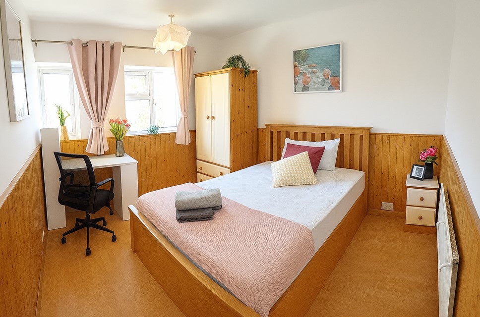 Room Hermitage Road in Charnwood