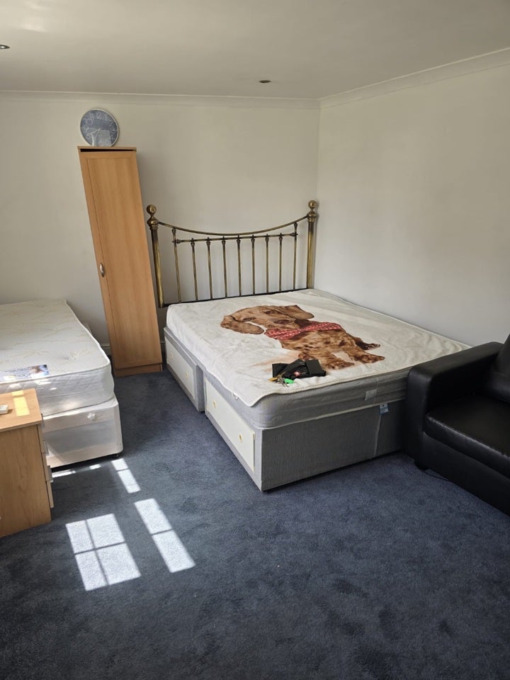 Room High Street in Grays
