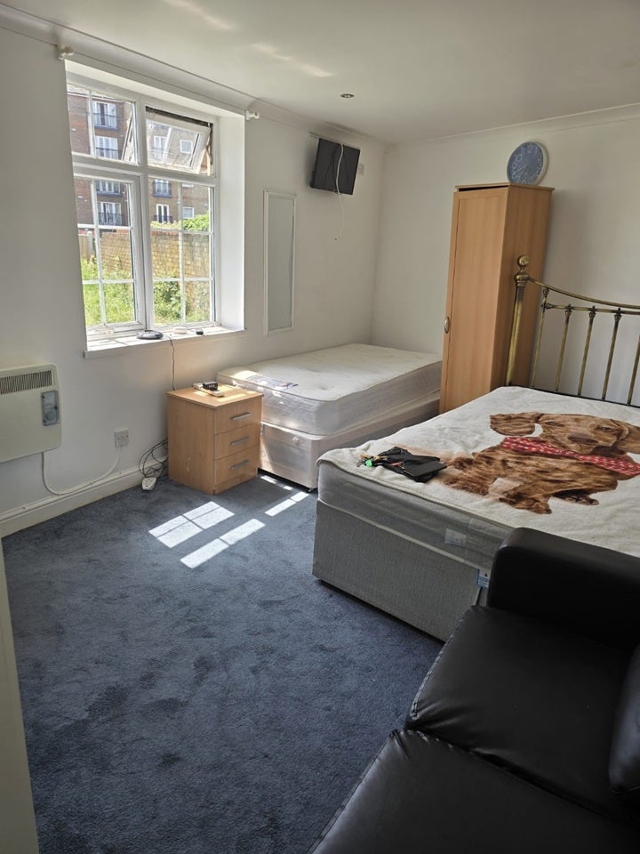 Room High Street in Grays