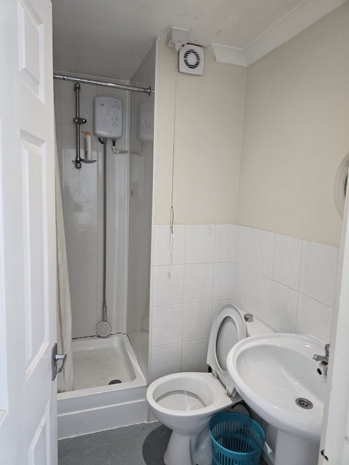 Room High Street in Grays