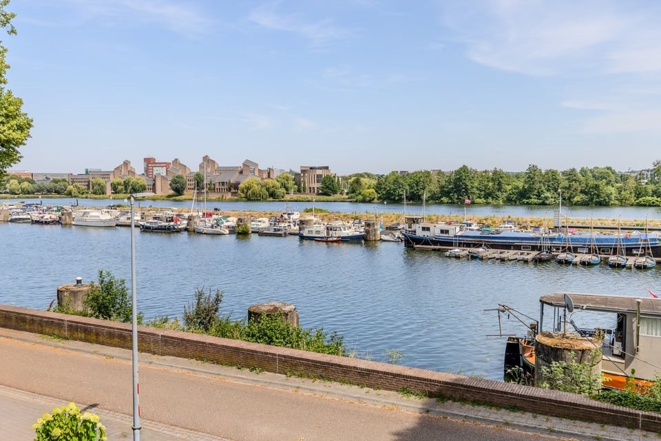 Hoekwoning te koop: Sint Pietersluisweg 56, Maastricht
