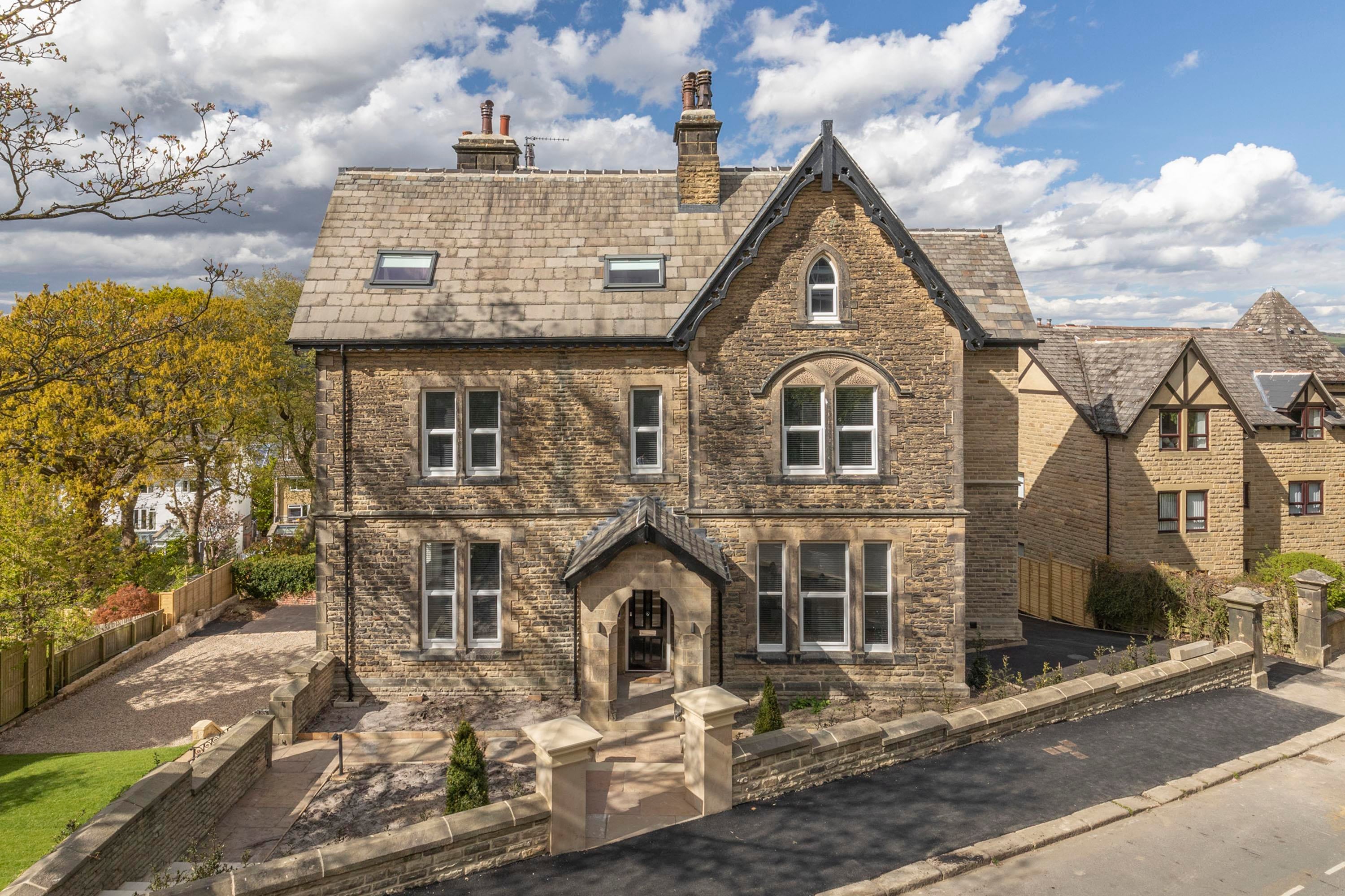 Flat Queen's Road in Bradford