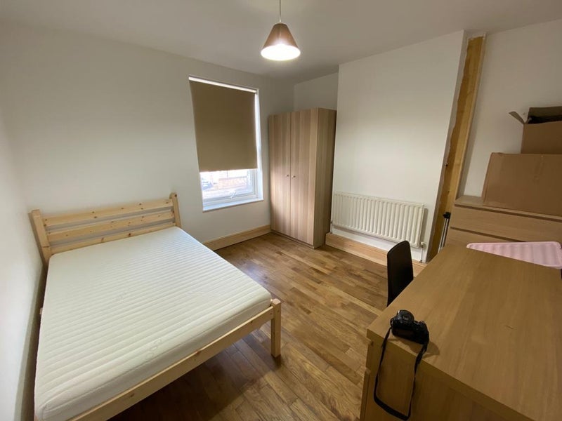 Room Beeston Road in Nottingham