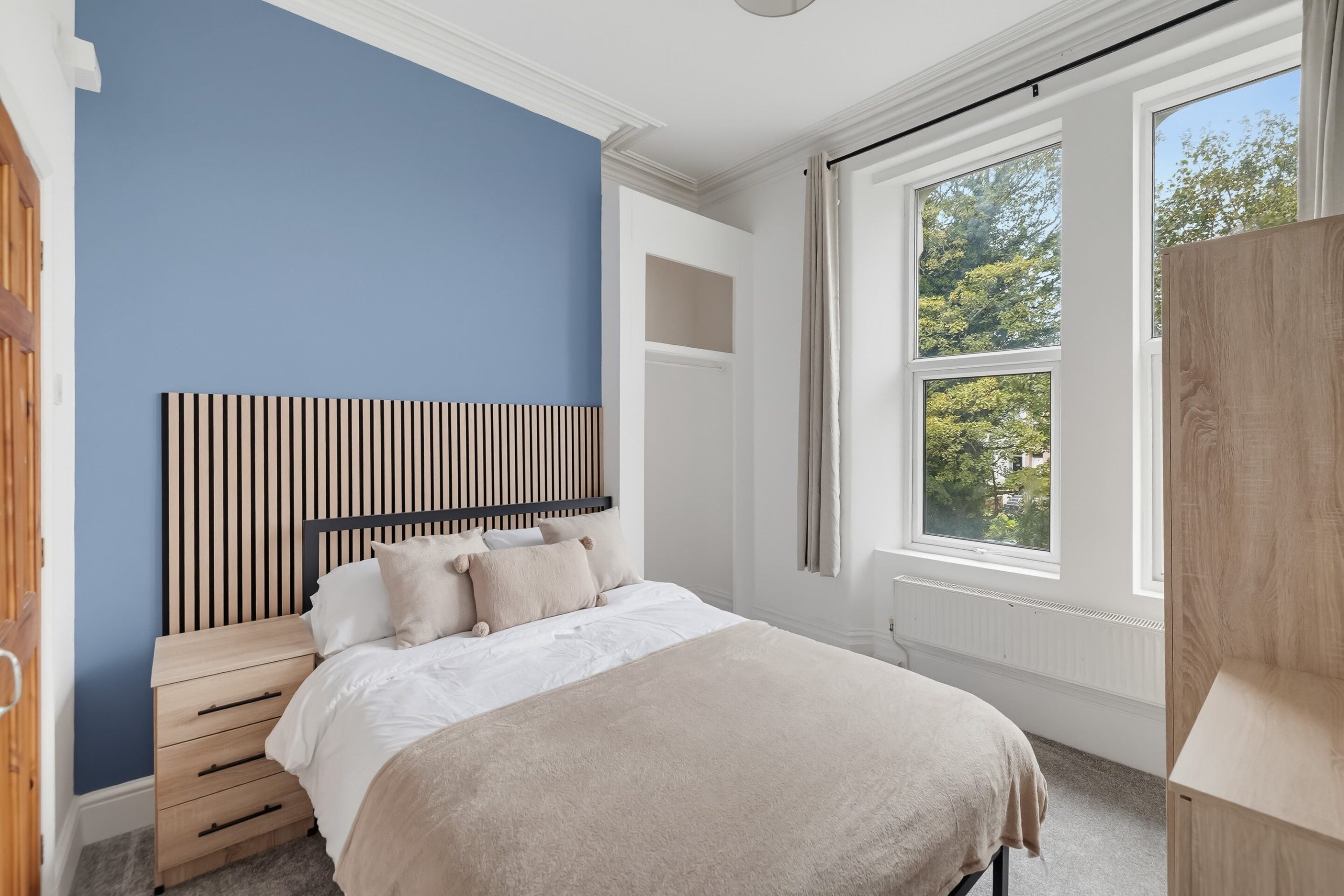Room Alexandra Road in Plymouth