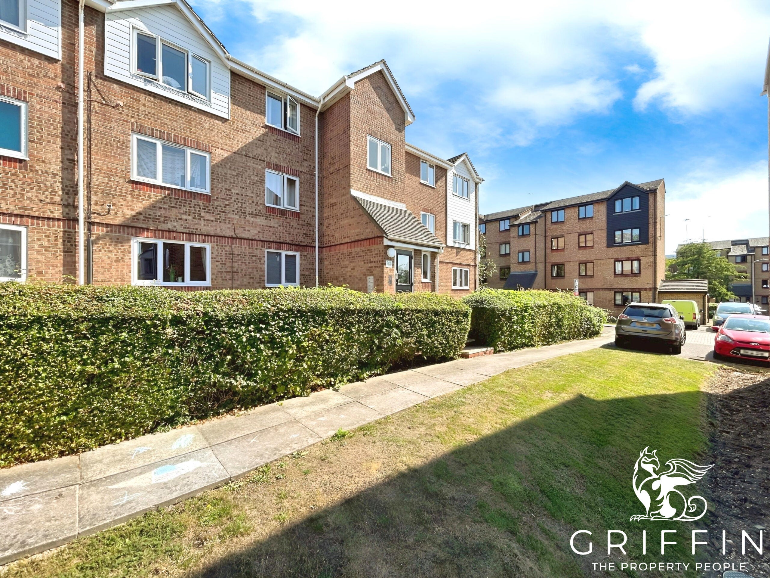 Flat Waterville Drive in Basildon