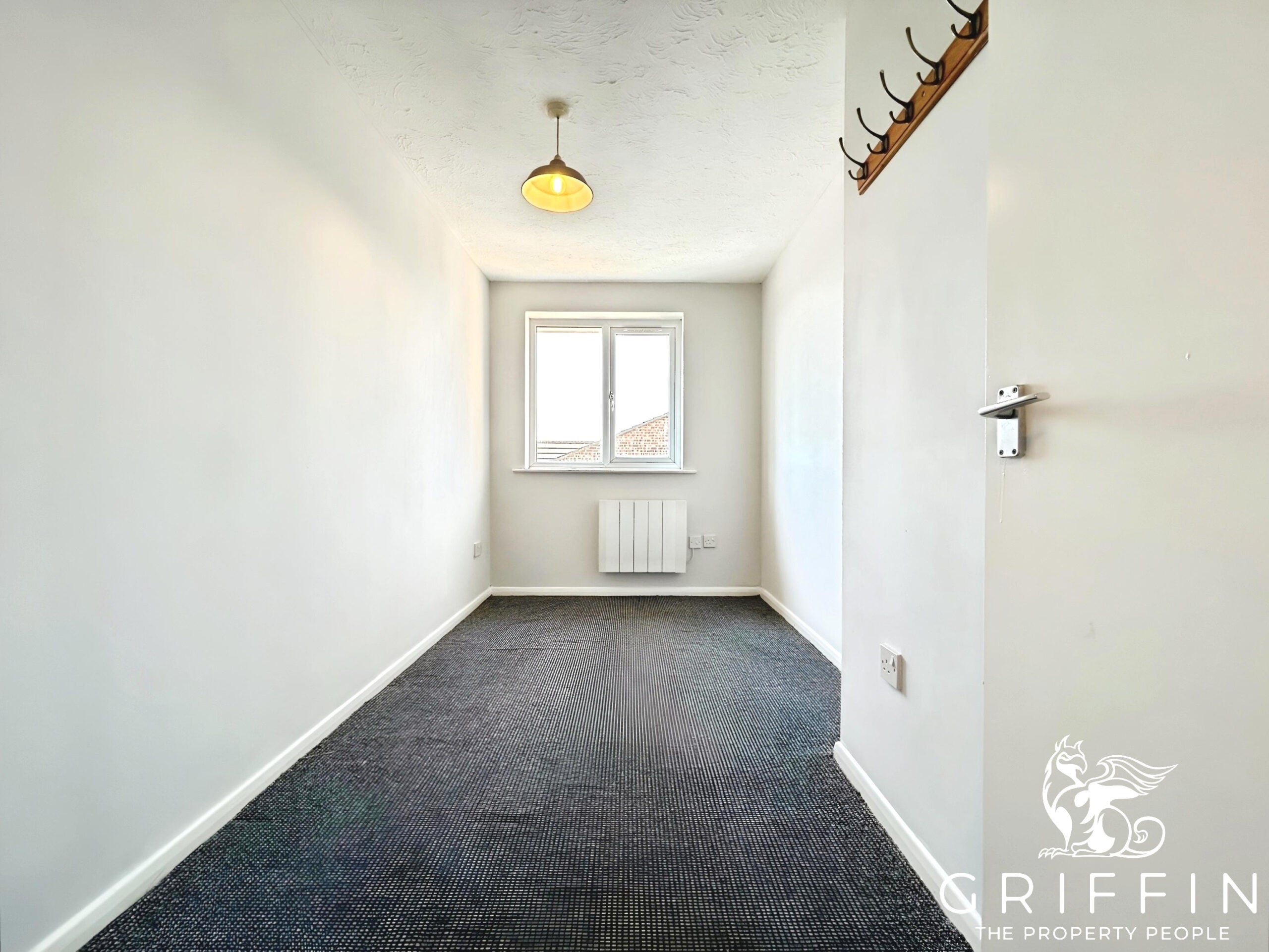 Flat Waterville Drive in Basildon