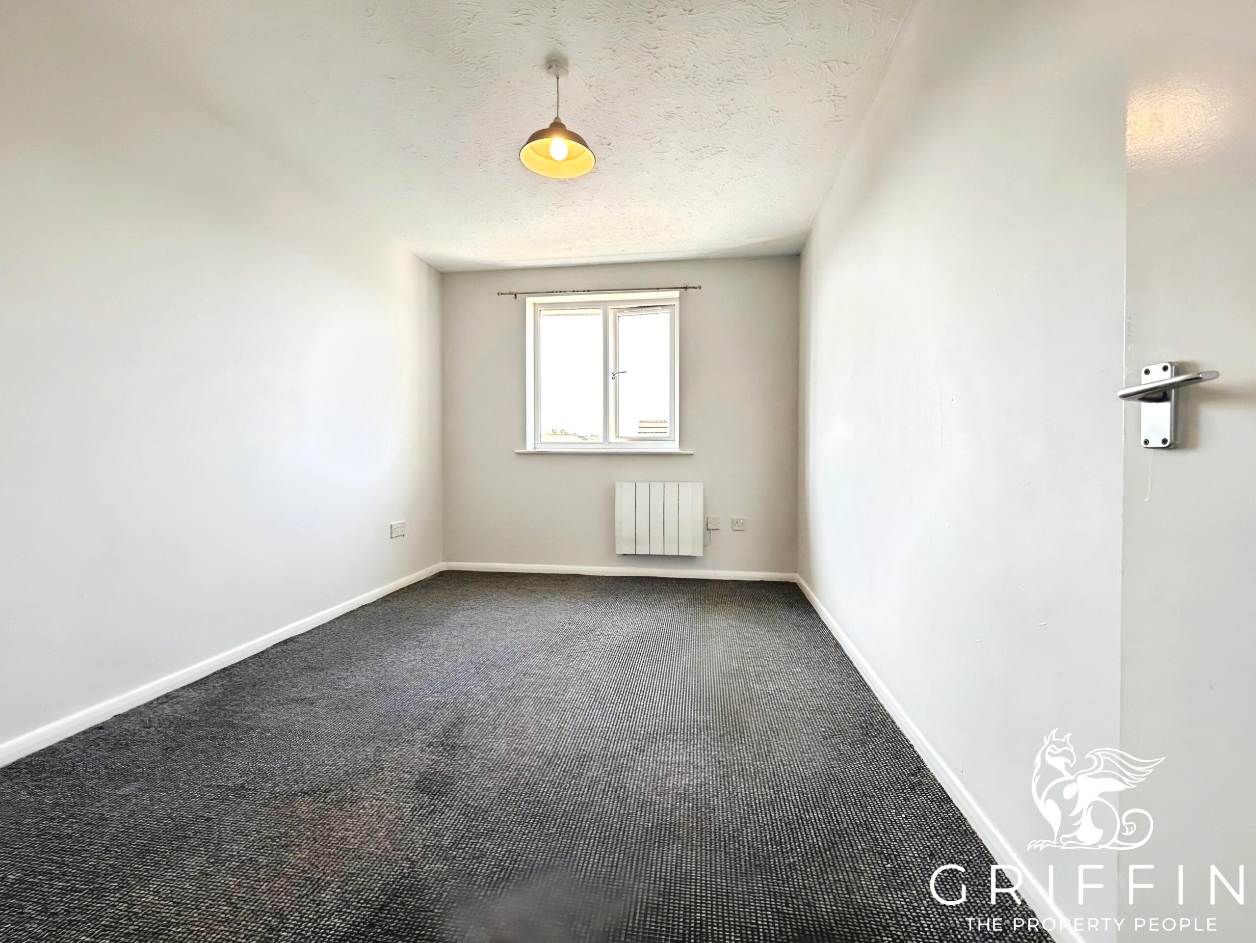 Flat Waterville Drive in Basildon