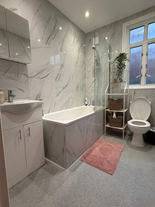 Room Cranhurst Road in Greater London