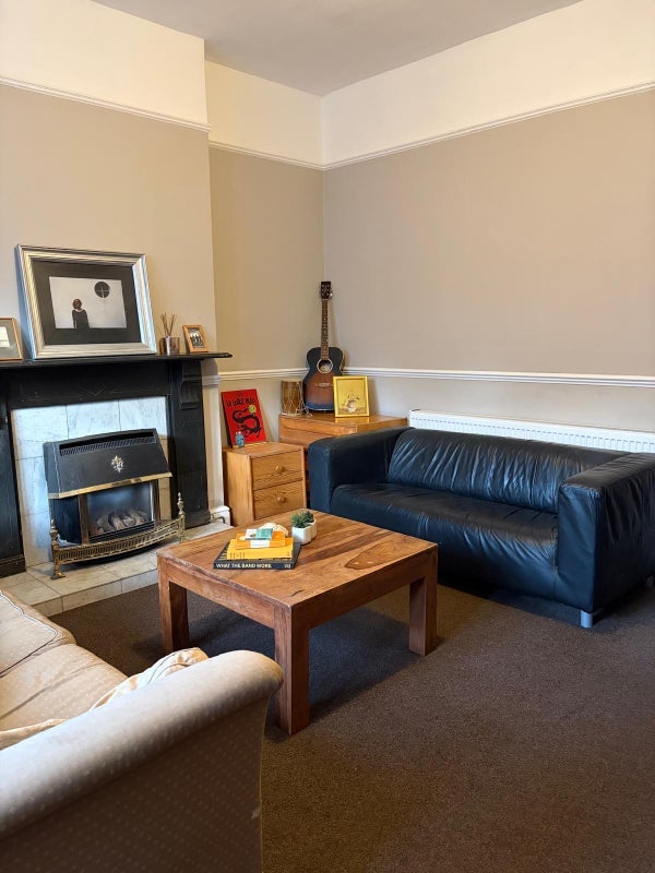Room Cranhurst Road in Greater London