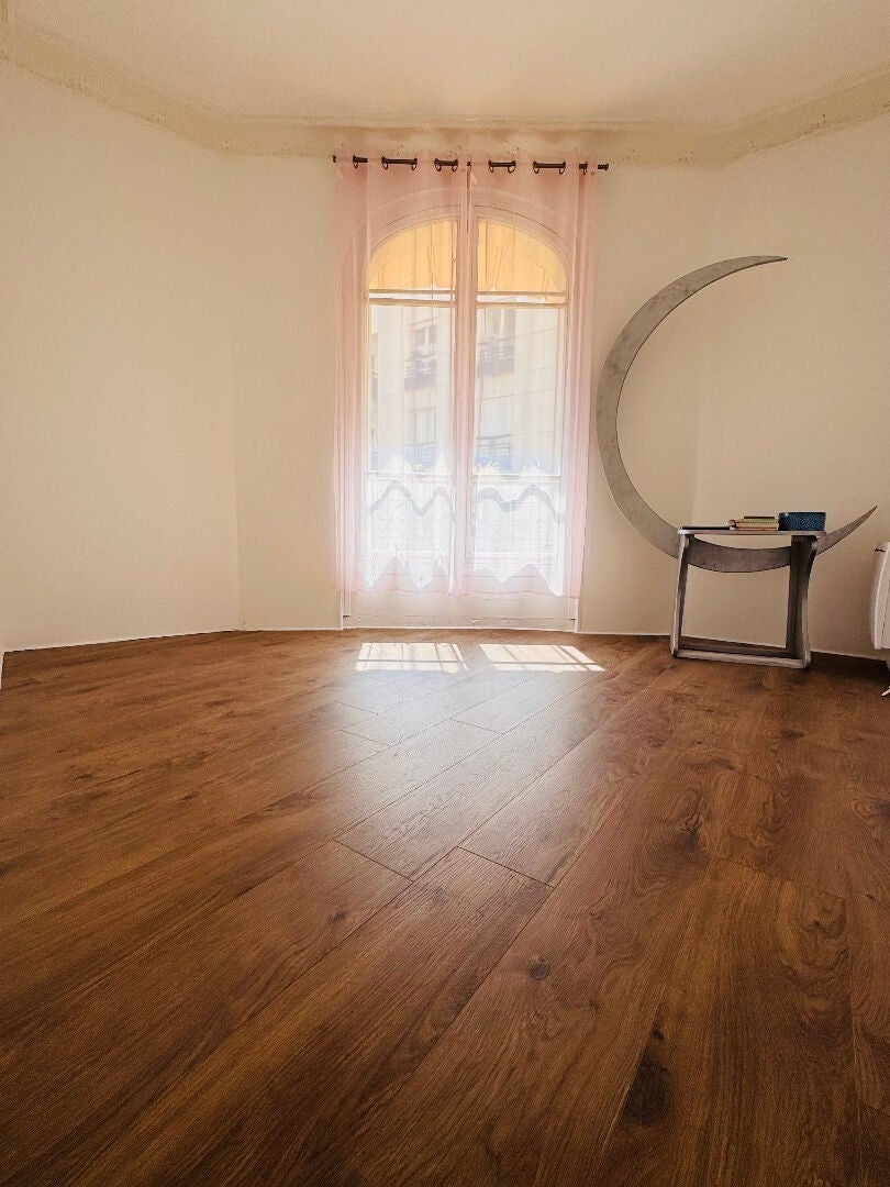 Flat Rue de la Convention in Paris