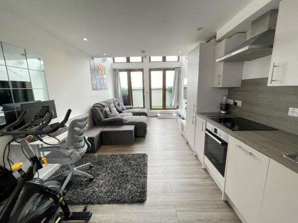 Flat Talbot Road in Northampton