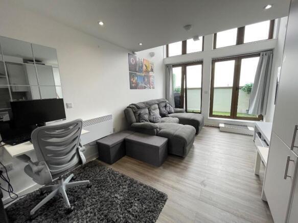 Flat Talbot Road in Northampton